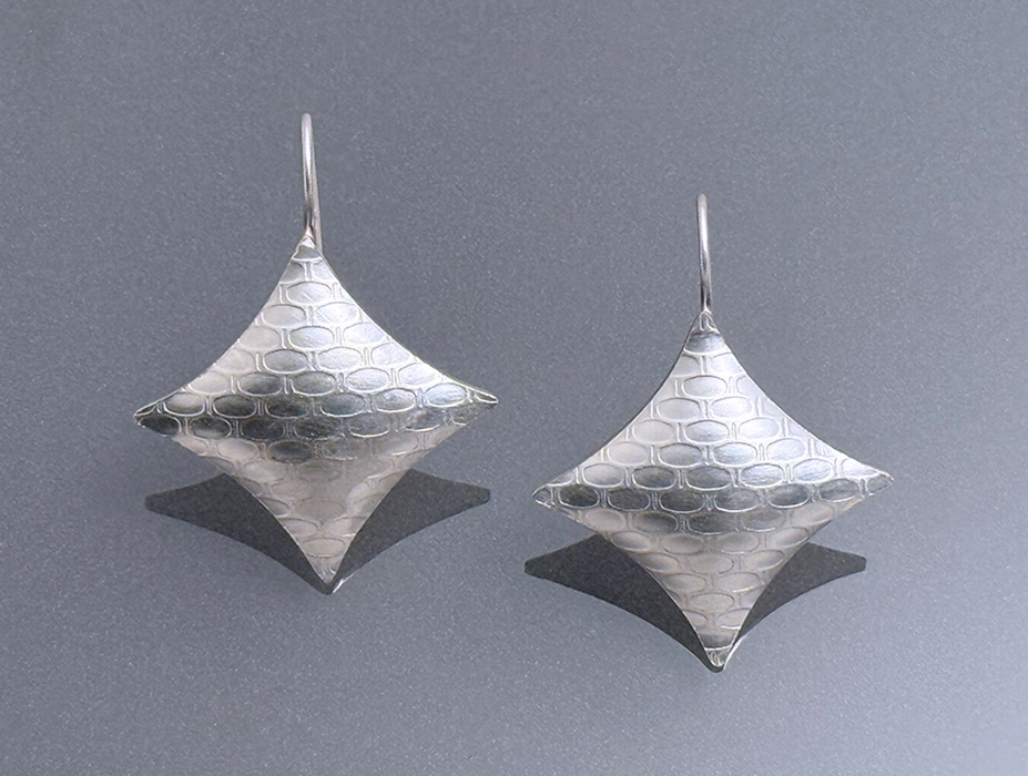 Four Points Earrings - small/ Textured